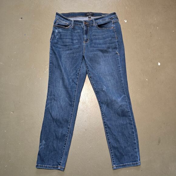 Judy Blue Mid Rise Cropped Distressed Relaxed Fit Jeans Women's Size 13/31 - Picture 3 of 8
